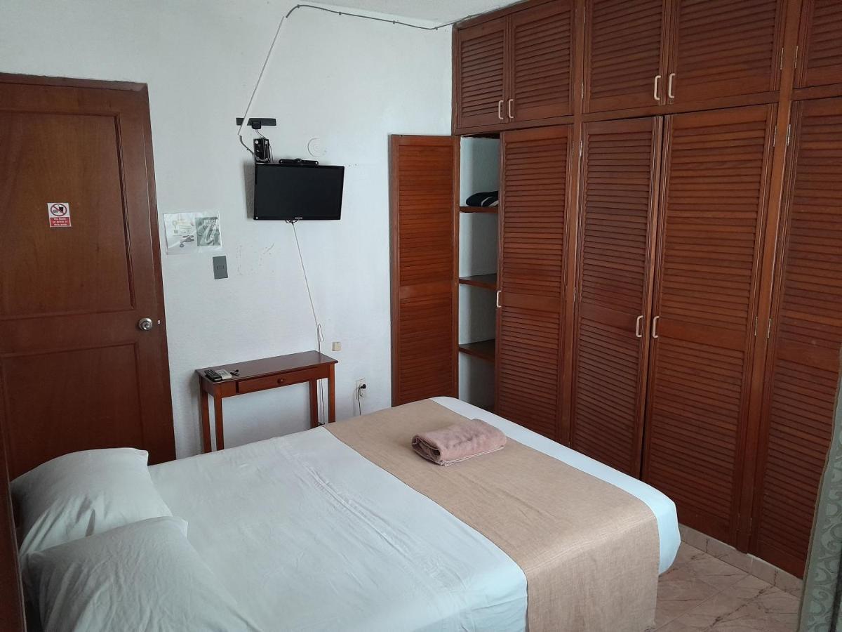 Room In Cancun Stadium Bilik gambar