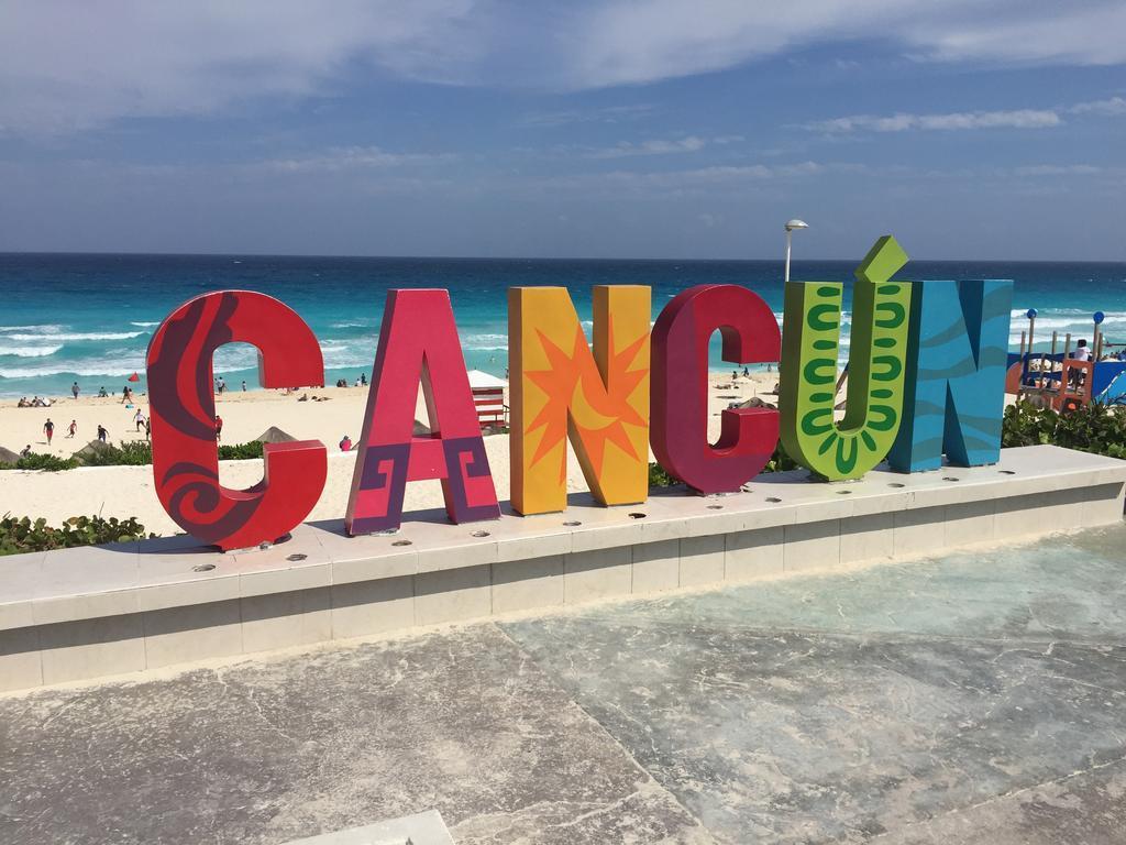 Room In Cancun Stadium Luaran gambar